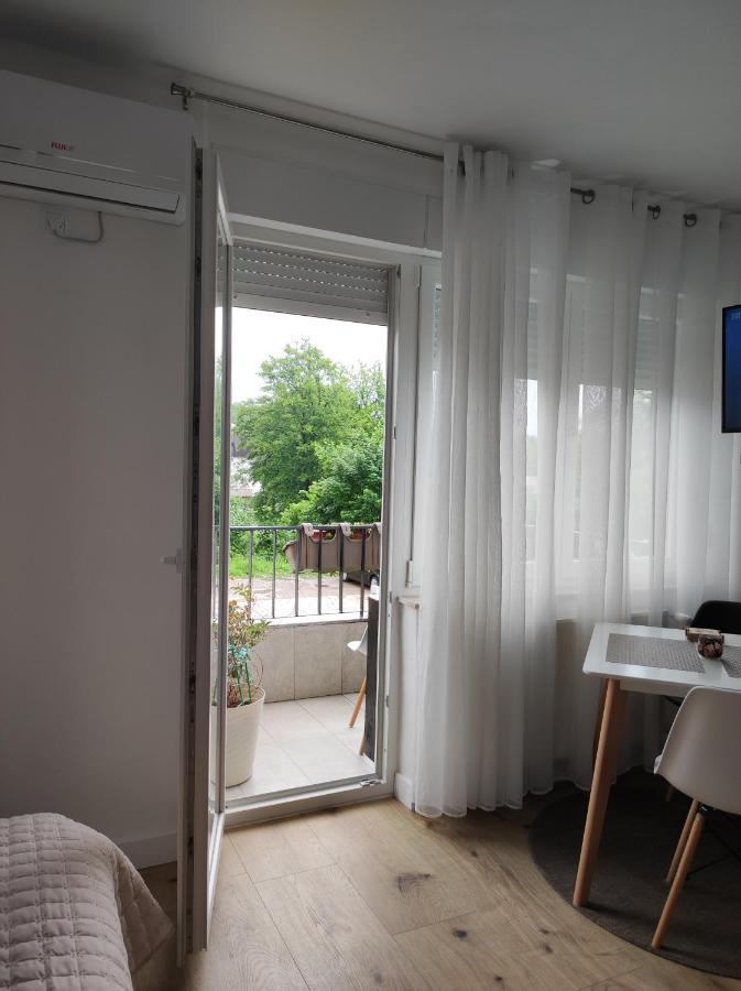 Plitvička JezeraStudio Apartman Roseアパートメント エクステリア 写真